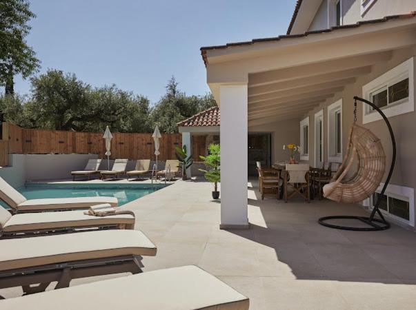 Galadriel Villa With Private Pool & Jacuzzi Kato Yerakarion Екстериор снимка