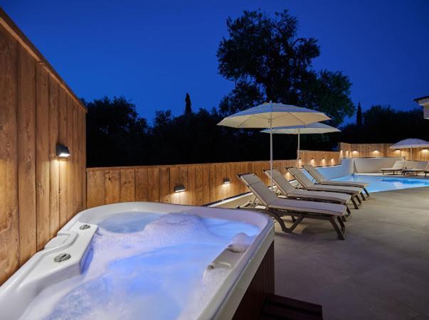 Galadriel Villa With Private Pool & Jacuzzi Kato Yerakarion Екстериор снимка