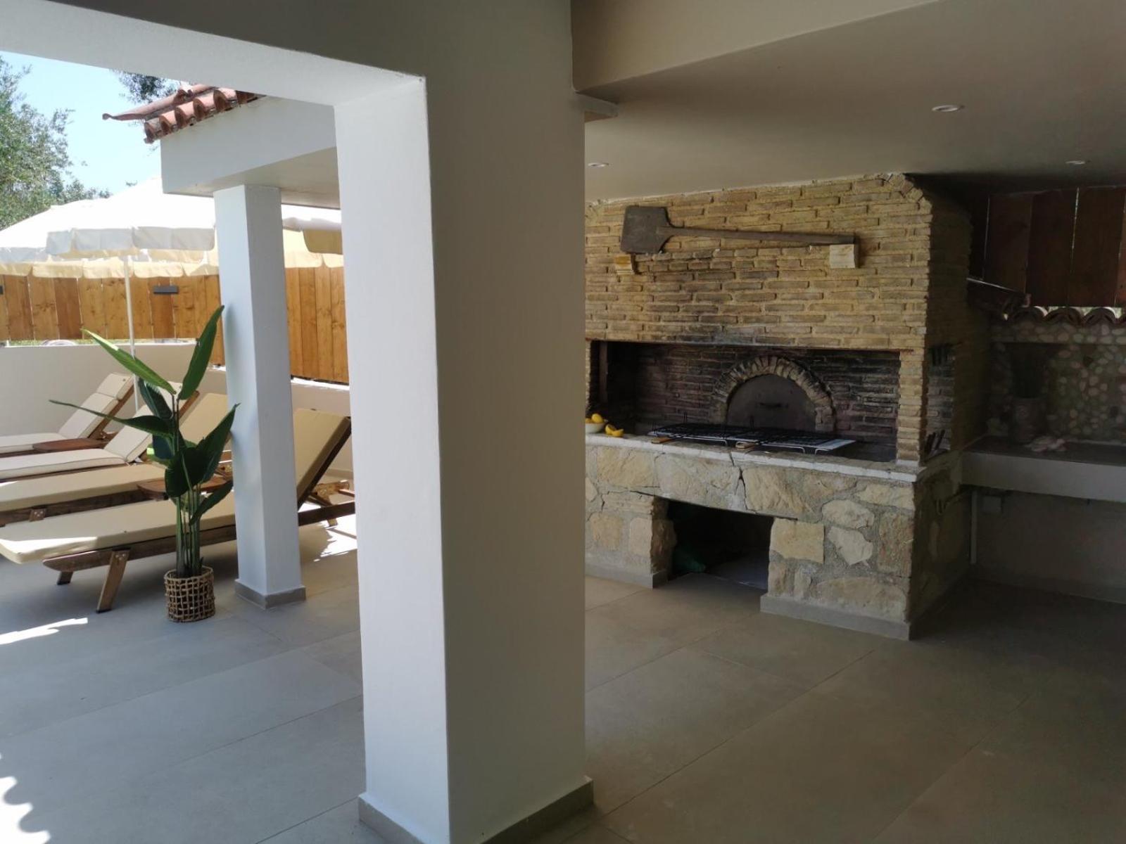 Galadriel Villa With Private Pool & Jacuzzi Kato Yerakarion Екстериор снимка